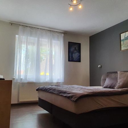 Schlafzimmer, Ruhige Lage In Meppen --- Check-In Mit Schluesselkasten Buitenkant foto
